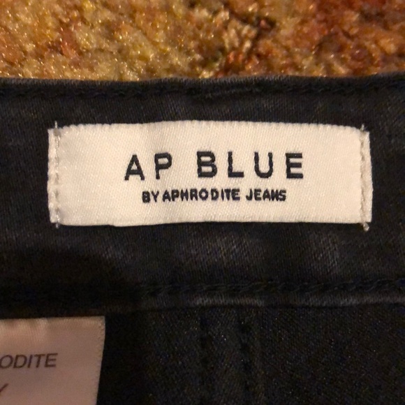 High Waisted Ripped Shorts - Picture 4 of 4